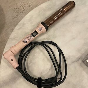 Lange 1.5” Titanium Curling Wand